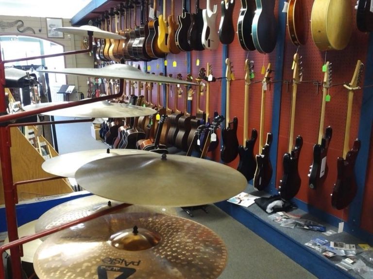 Houser’s Music 2 27336432 1961212540560100 6680177257961237878 n 768x576