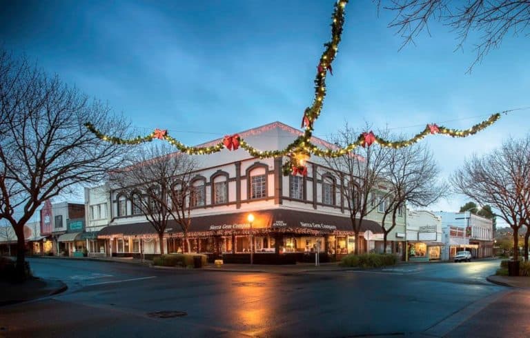 28423160 1768981359833468 2186693740691951943 o 768x490