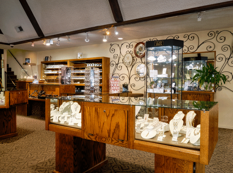 Marcozzi Jewelers 3 marcozis DSF0759 768x570