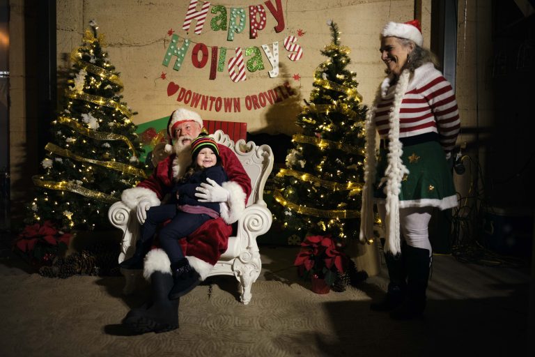 Tree Lighting Ceremony 2 050 768x512