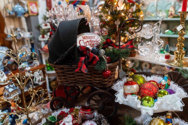 downtown oroville christmas instore 768x512