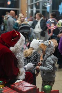 downtown oroville tree lighting santa line 200x300