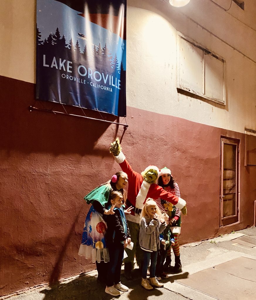 Holiday Events in Downtown Oroville 11 grinch kids 873x1024 1